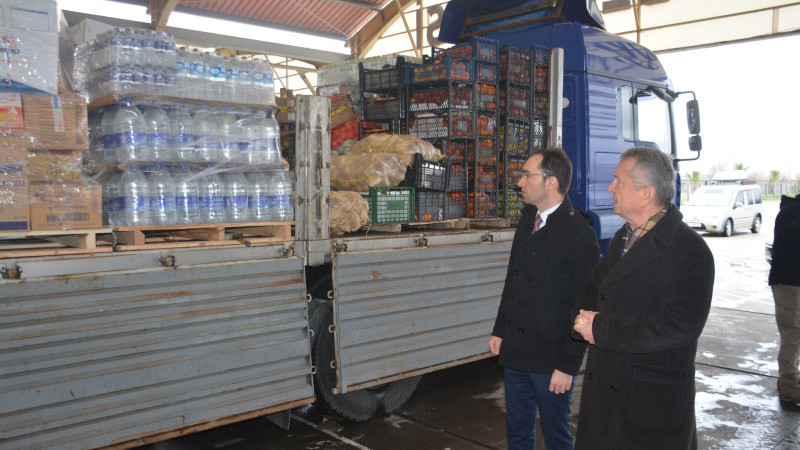 “Halkımız da son derece fedakâr, yardım için adeta koşturuyor.” 