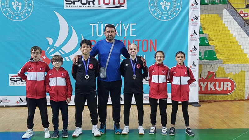 2 GENÇ SPORCU MİLLİ FORMA GİYMEYE HAK KAZANDI