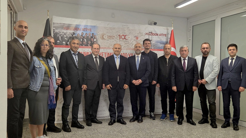 ZONGULDAK HEYETİ ESSEN BAŞKONSOLOSU TAYLAN ÖZGÜR AYDIN'I ZİYARET ETTİ.