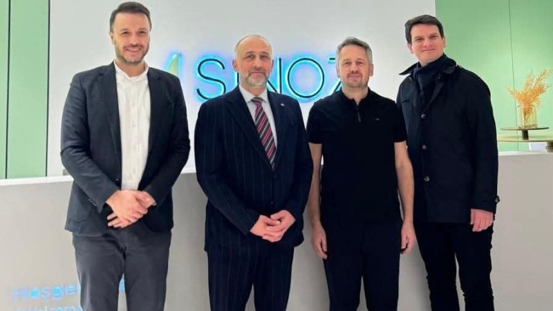 DEMİR SİNOZ KOZMETİK’İ ZİYARET ETTİ