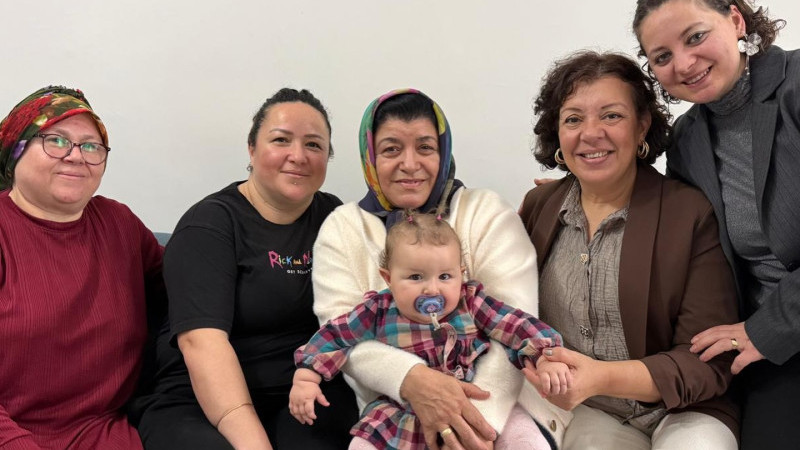 Bebekler hediyelerine kavuşuyor