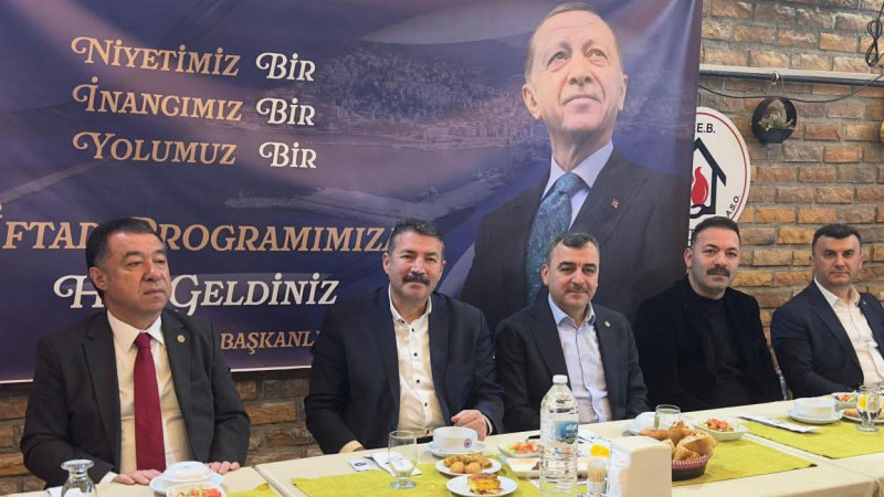Devrek Ak Parti, iftar düzenledi
